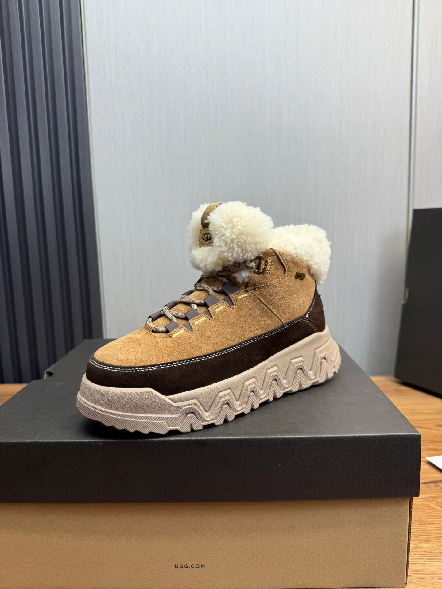 Men's shoes💰660💰couples👩‍❤️‍👨 [UGG] hot winter warm boots🐑Purely hand-stitched! Simple and stylish design, frosted cowhide➕Comfortable and warm wool➕UGG original outsole‼ ️Soft and comfortable to wear, good warmth retention, and excellent foot feel 36-44 regular size